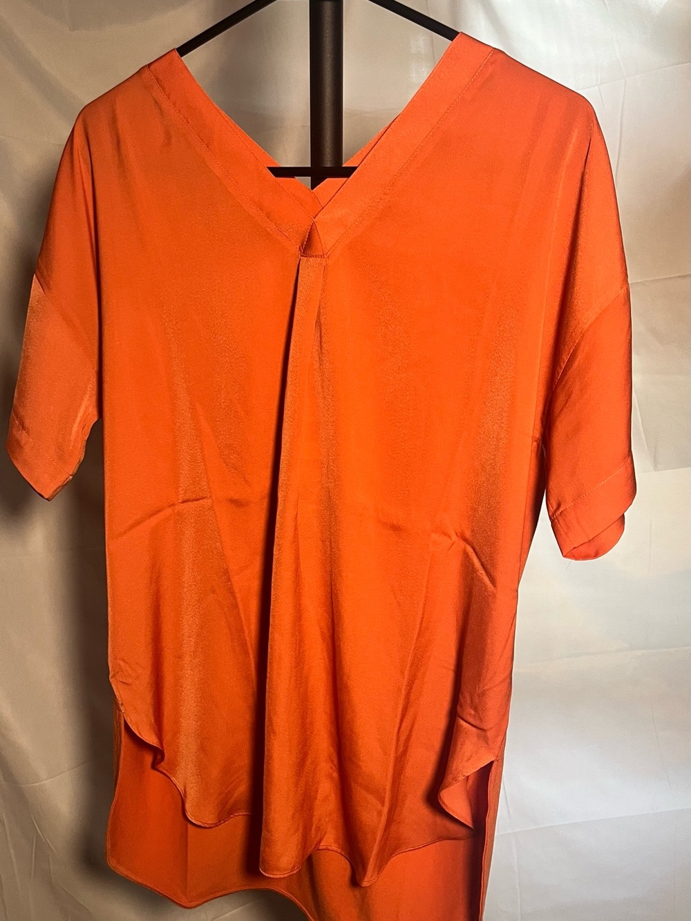 NWT Lysse V-Neck Short Sleeve Top in Vibrant Orange - Extremely Soft